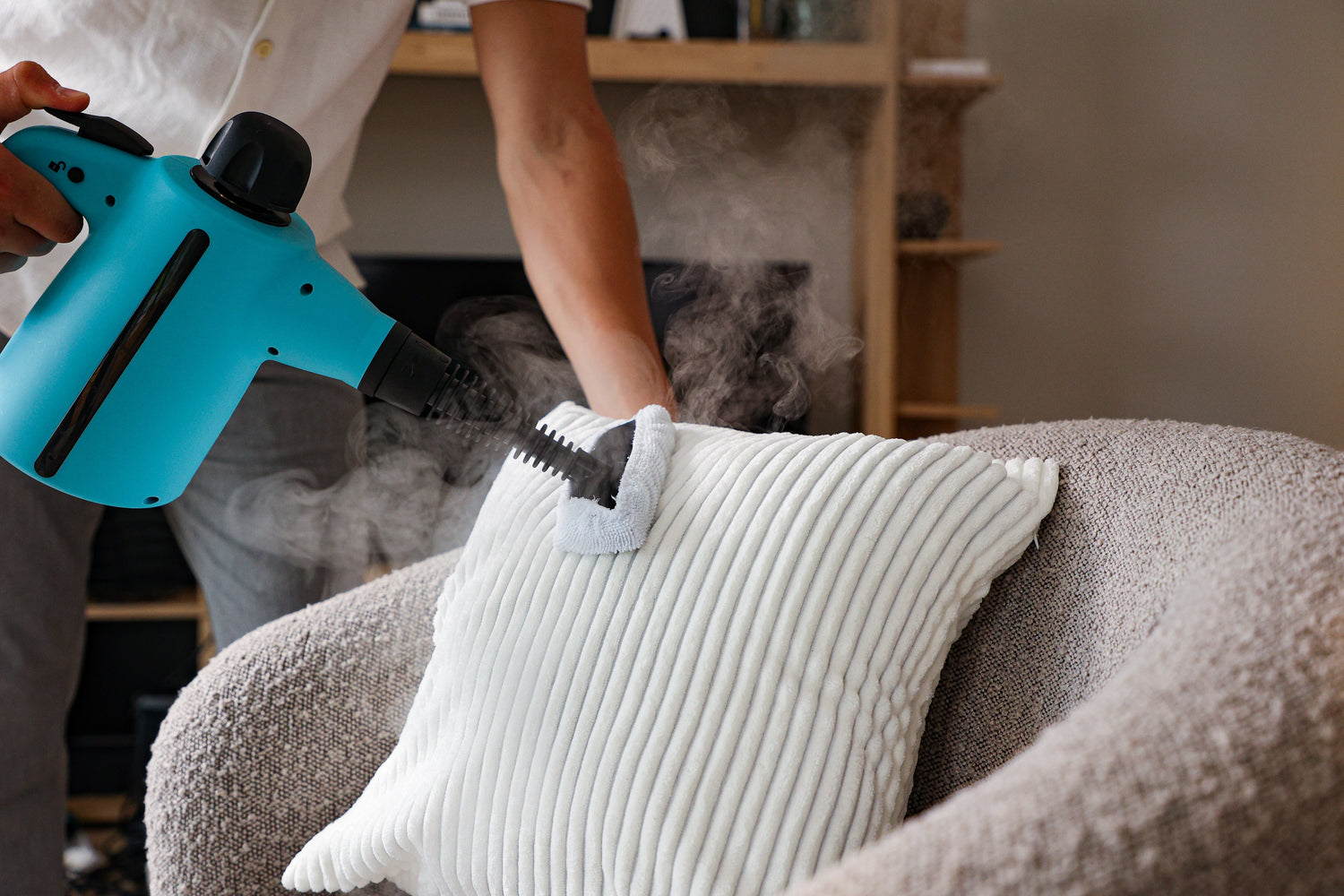 Kymo Handstoomreiniger Plus kopen: hardnekkig vuil en stof in huis snel verwijderen