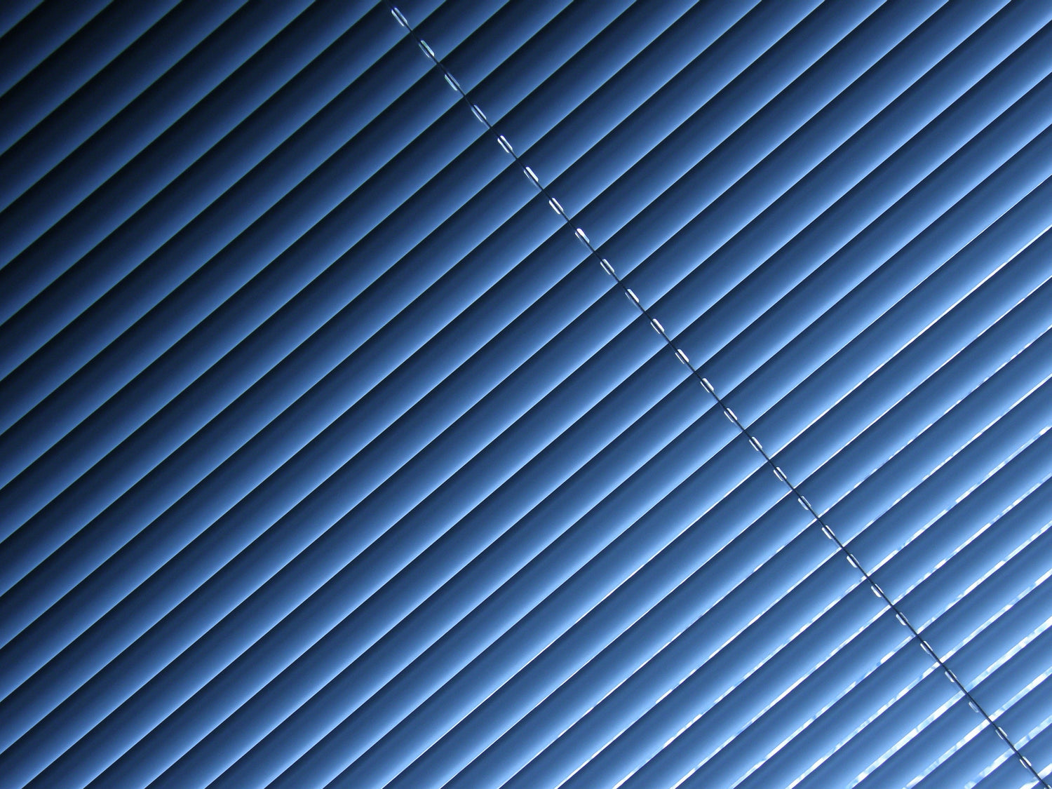 Lamellen of Luxaflex schoonmaken? Zo doe je het snel en grondig!